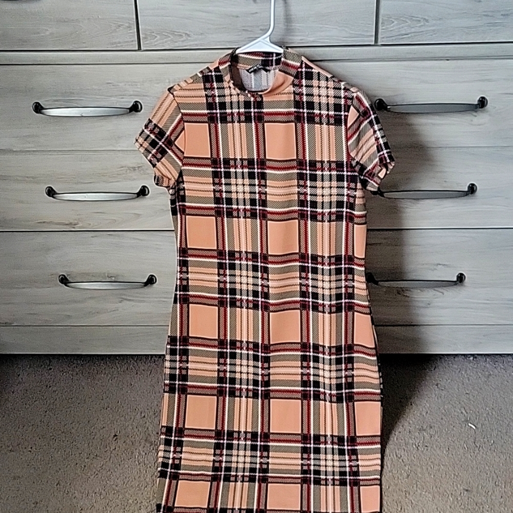Women's Shein mid length dress. Size large.